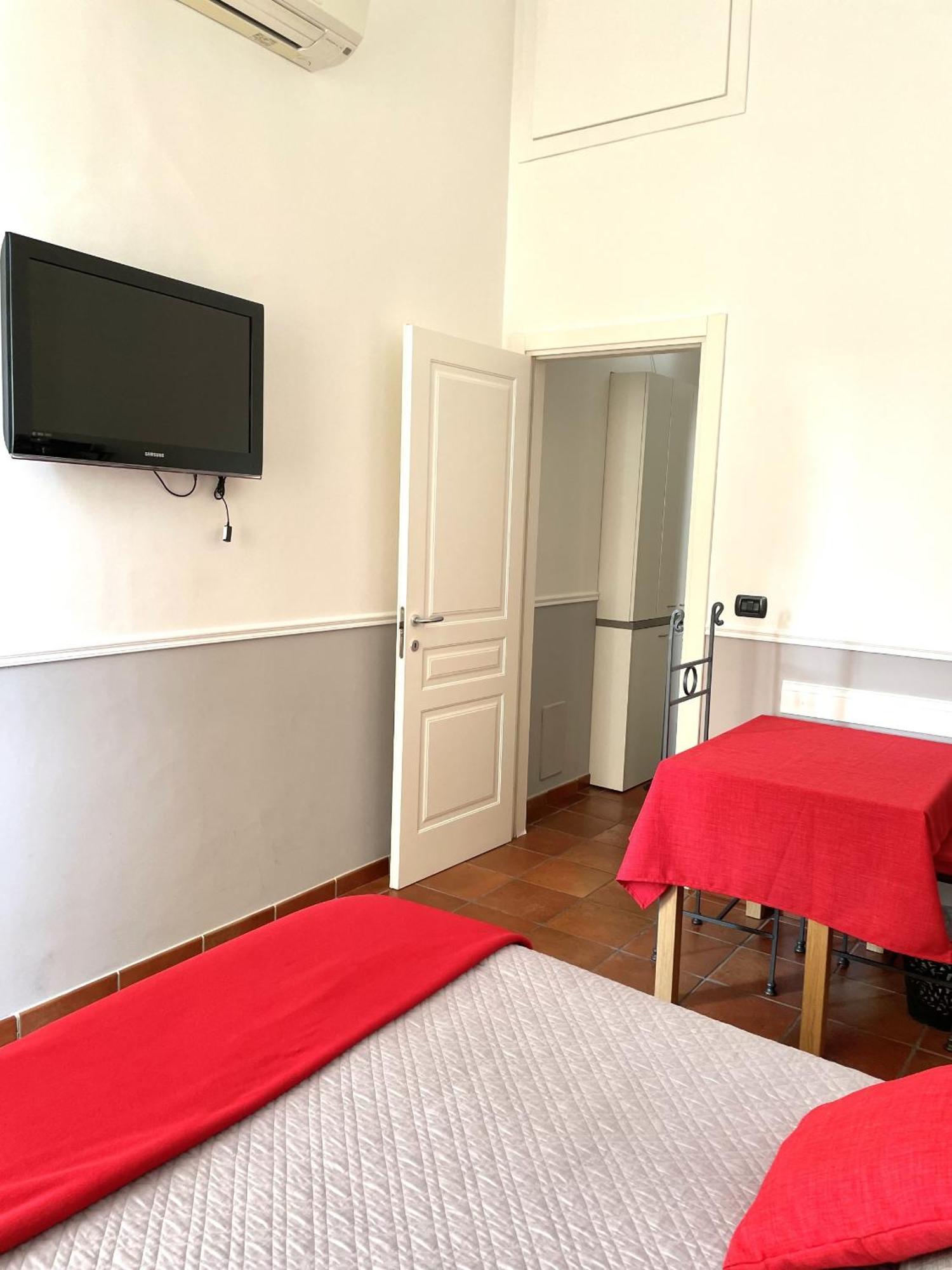 Residenza Chiaia Bed & Breakfast Naples Exterior photo