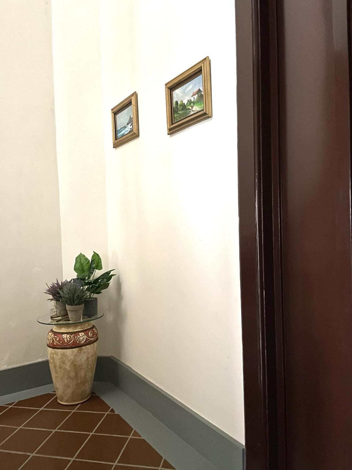 Residenza Chiaia Bed & Breakfast Naples Exterior photo